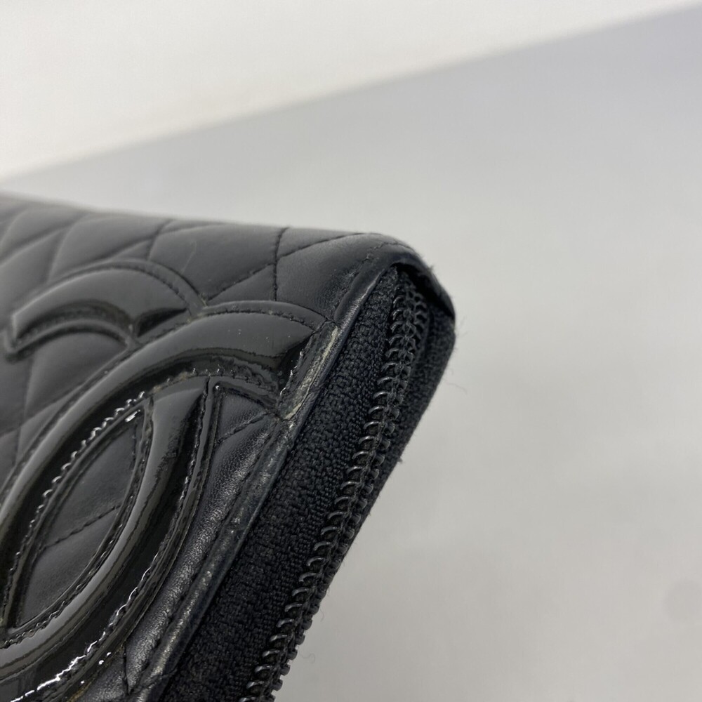 CHANEL Black Lambskin Leather Wallet - Picture 6 of 10